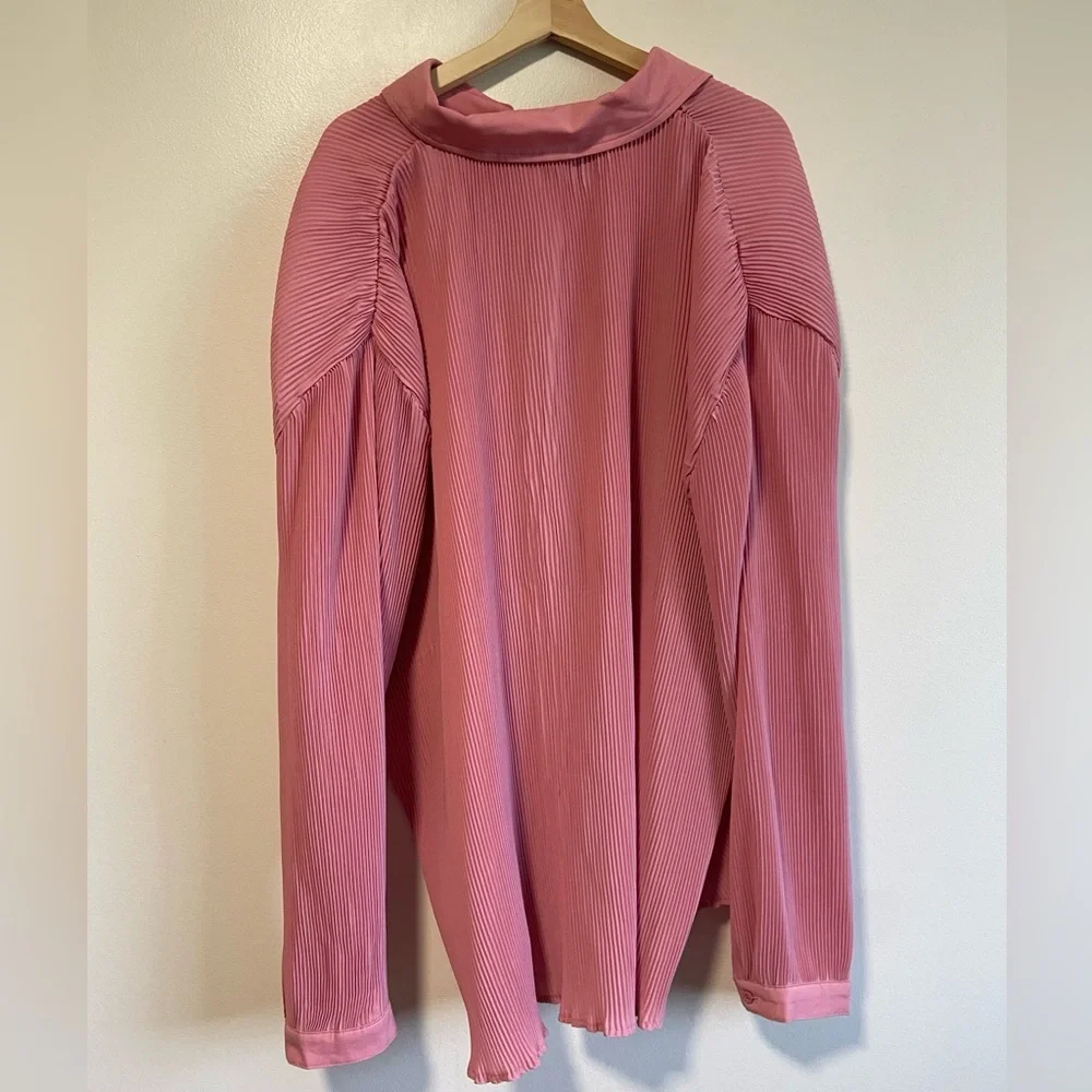 Pretty Little Things Plus Dusty Pink Plisse Button Front Oversized Shirt & Pants - Picture 8 of 15